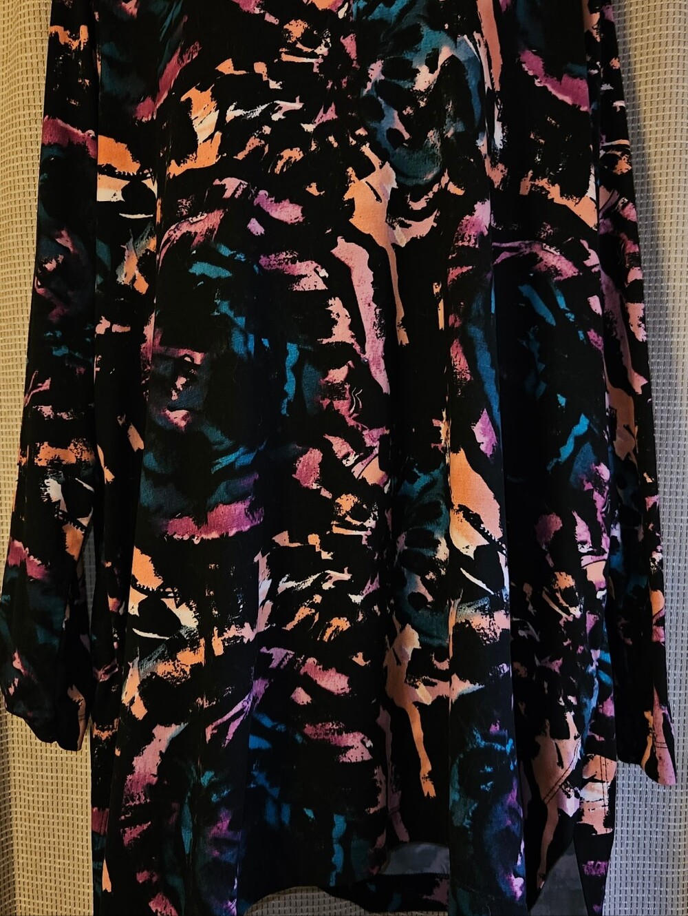 Black Abstract Brushstroke L-Sleeve Tunic w/ Pink & Teal Accents 2/3XL By Lildy